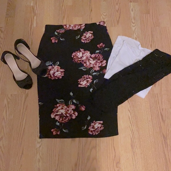 iris Dresses & Skirts - 🍁Iris skirt
